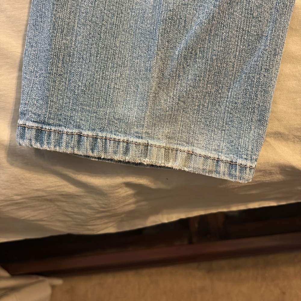 Sonoma Women’s Straight Leg Jeans Size 12 Medium Wash Classic Denim - Picture 8 of 9